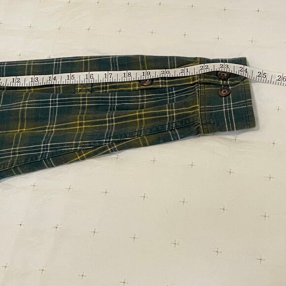 Duluth Trading Co Men’s L Green Plaid Flannel Shirt Long Sleeve Button-Down - Picture 10 of 11